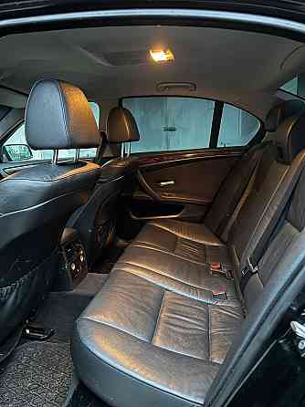 БМВ е60 максимальная комплектация на обмен пишите 77751188 Тирасполь