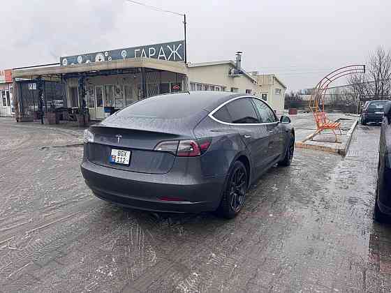 Тесла модел три можно на обмен пишите 77751188 Tiraspol