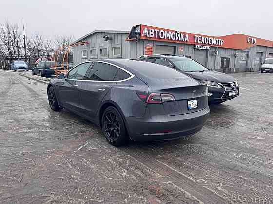 Тесла модел три можно на обмен пишите 77751188 Tiraspol