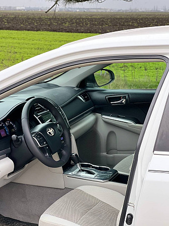 Тайота камри хорошая комплектация пишите по номеру 77751188 Тирасполь - изображение 3