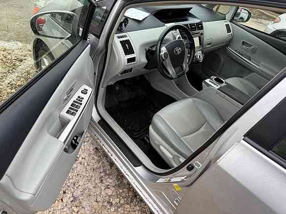 Экономичный приус можно на обмен пишите 77751188 ватс телегр Тирасполь