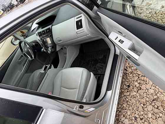 Экономичный приус можно на обмен пишите 77751188 ватс телегр Тирасполь