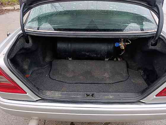 Мерседес газ метан можно на обмен пишите 77751188 Тирасполь