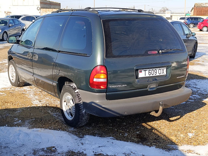 Крайслер вояджер надежный минивен газ метан пишите 77751188 на обмен Тирасполь - изображение 3