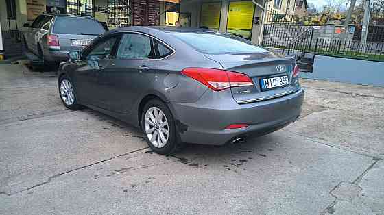 Хундай 40 на автомате только приехал пишите на обмен 77751188 Тирасполь