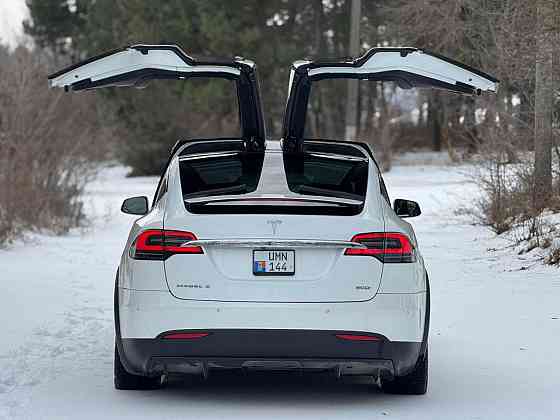 Шикарная тесла х обслужена можно на обмен 77751188 Тирасполь