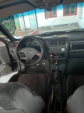 Опель вектра на полном ходу пишите 77751188 Тирасполь - изображение 2