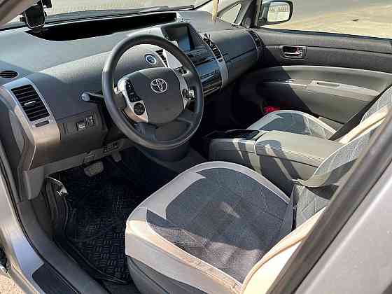 Тайота приус гибрид метан пишите по номеру 77751188 Тирасполь