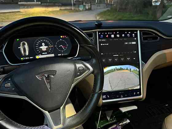 Шикарная тесла в идеальном состоянии пишите по номеру 77751188 Tiraspol