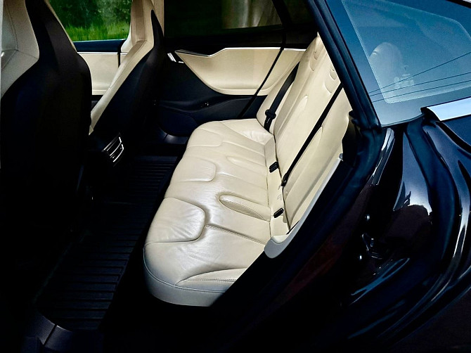 Шикарная тесла в идеальном состоянии пишите по номеру 77751188 Tiraspol - fotografie 4