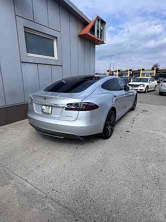 Шикарная тесла Тирасполь пишите на обмен 77751188 Tiraspol