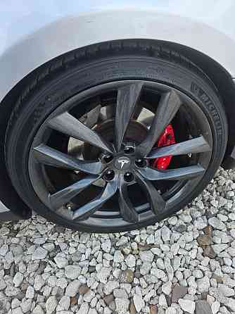 Шикарная тесла Тирасполь пишите на обмен 77751188 Tiraspol