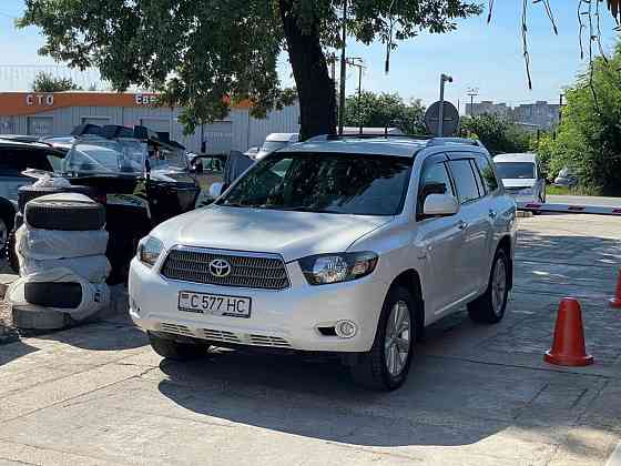 Тайота Хайлендер ГИБРИД МЕТАН пишите на ватсап 77751188 Tiraspol