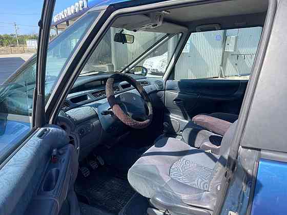 Экономичный минивен пишите ватсап 77751188 Тирасполь