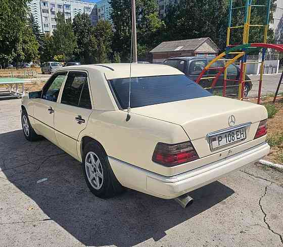 Мерседес 124 пишите на ватсап 77751188 Тирасполь